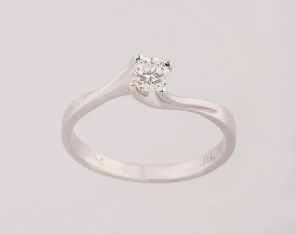 Whitegold K18 solitaire ring with diamond, brilliant cut