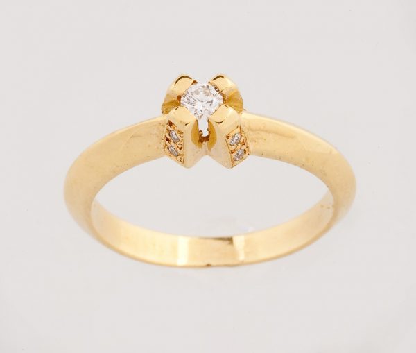 Μονόπετρο δαχτυλίδι χρυσό Κ18 με διαμάντι κοπής μπριγιάν