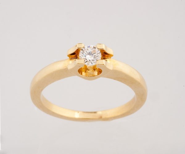 Gold solitaire ring K18 with diamond, brilliant cut