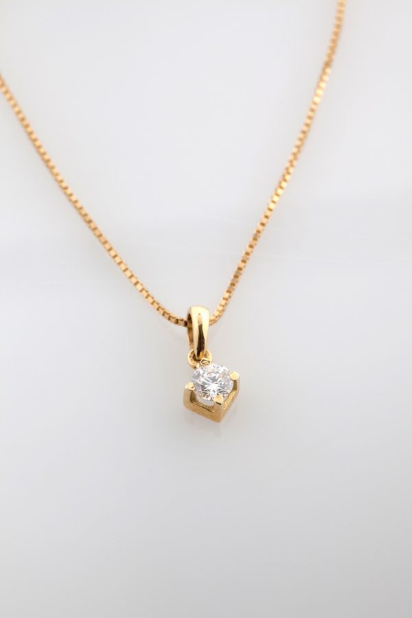 Gold solitaire pendant K18 with 1 diamond, brilliant cut