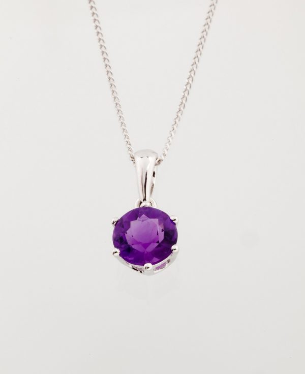 White gold pendant K18 with amethyst
