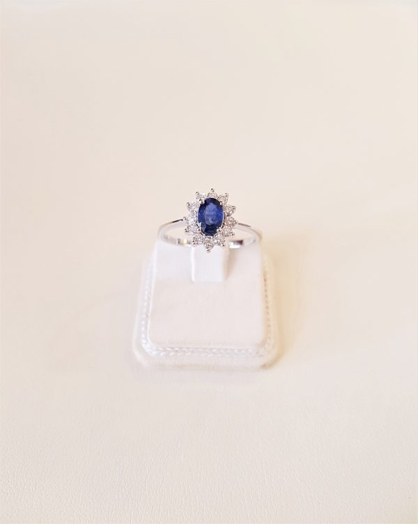 White gold ring with sapphire