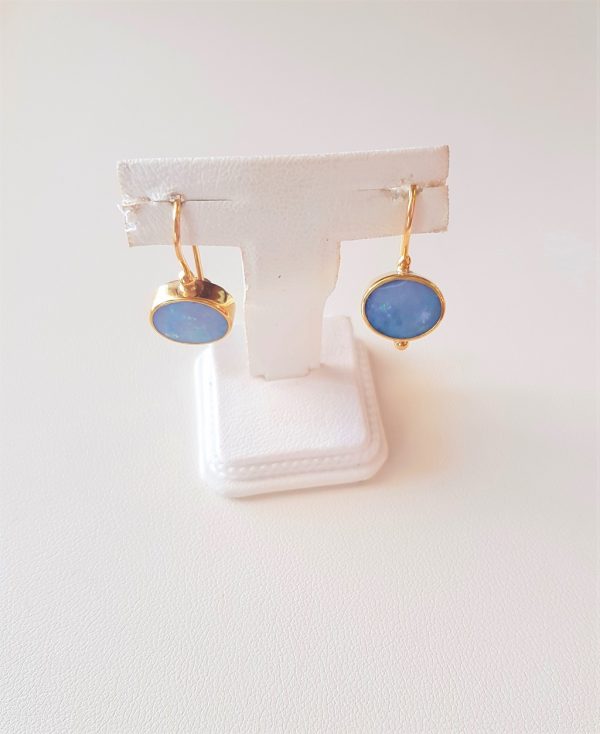 Gold earrings with opal