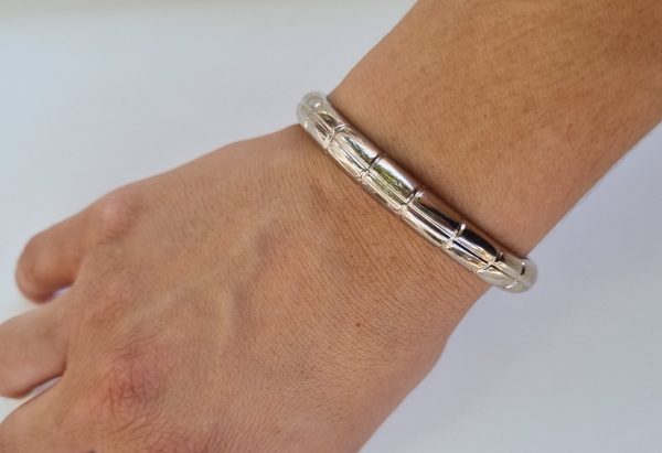 Bangle bracelet